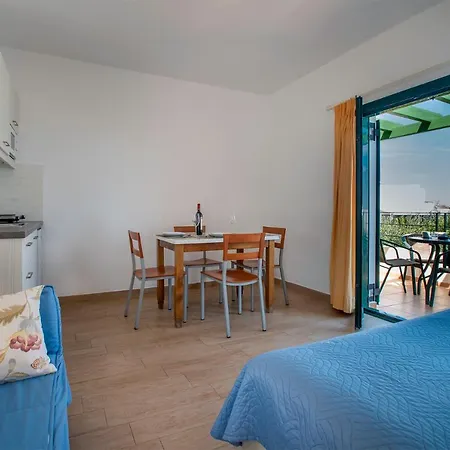 Palatia Village Lägenhetshotell 4*