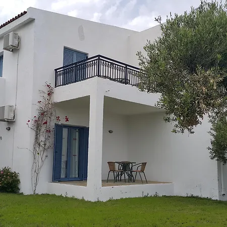 アパートホテル Palatia Village 4*